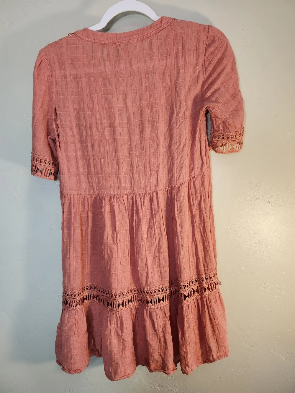 Knox Rose Boho Crochet-Trim Coral Mini Dress - Picture 6 of 7